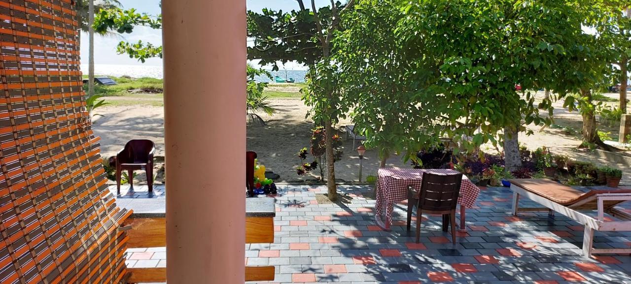 Marari Anna Beach Villa Mararikulam Exterior photo