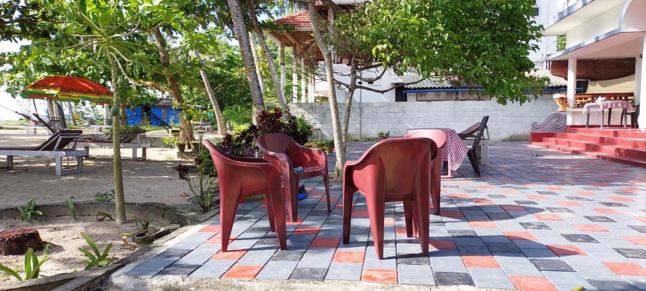 Marari Anna Beach Villa Mararikulam Exterior photo